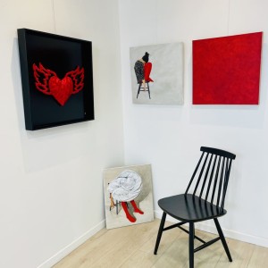 Tableaux de Karine Corbier à une exposition d'art