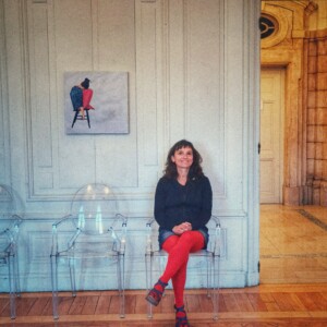 artiste devant son oeuvre série Pose et monochrome Photo http://www.emlelundi.fr artiste devant son oeuvre exposition série Pose et monochrome Photo http://www.emlelundi.fr