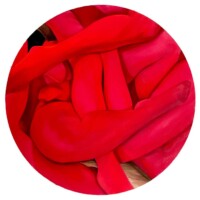 jambes rouges entrelacées tondo de la série pose, peinture à l'huile sur toile de Karine Corbier